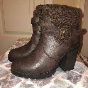 BROWN COMFY THICK HEELED BOOTS